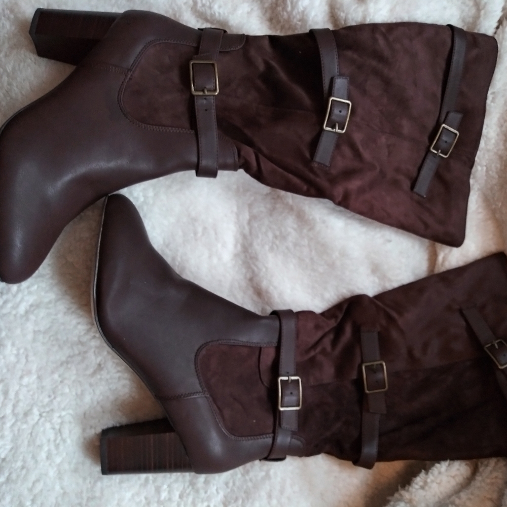 Brand New Bella Vita Suede Boots
